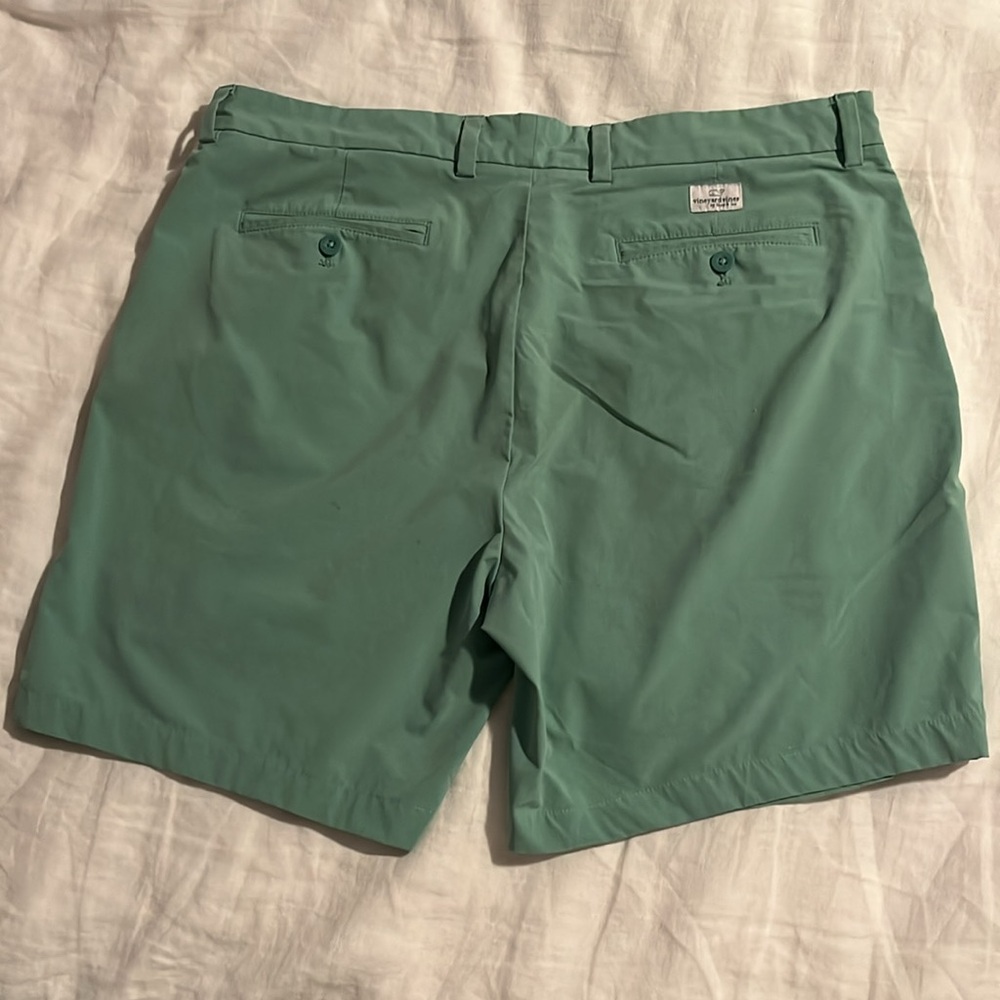 Vineyard Vines performance breaker shorts - Picture 2 of 8